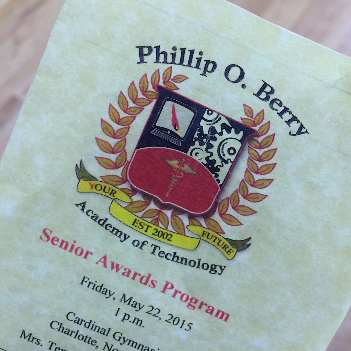 ProjectOneSF's tweet photo. We're at Phillip O Berry to surprise another senior with a scholarship ... Who will it be? @CharMeckSchools #clt http://t.co/IwMj0om9gP