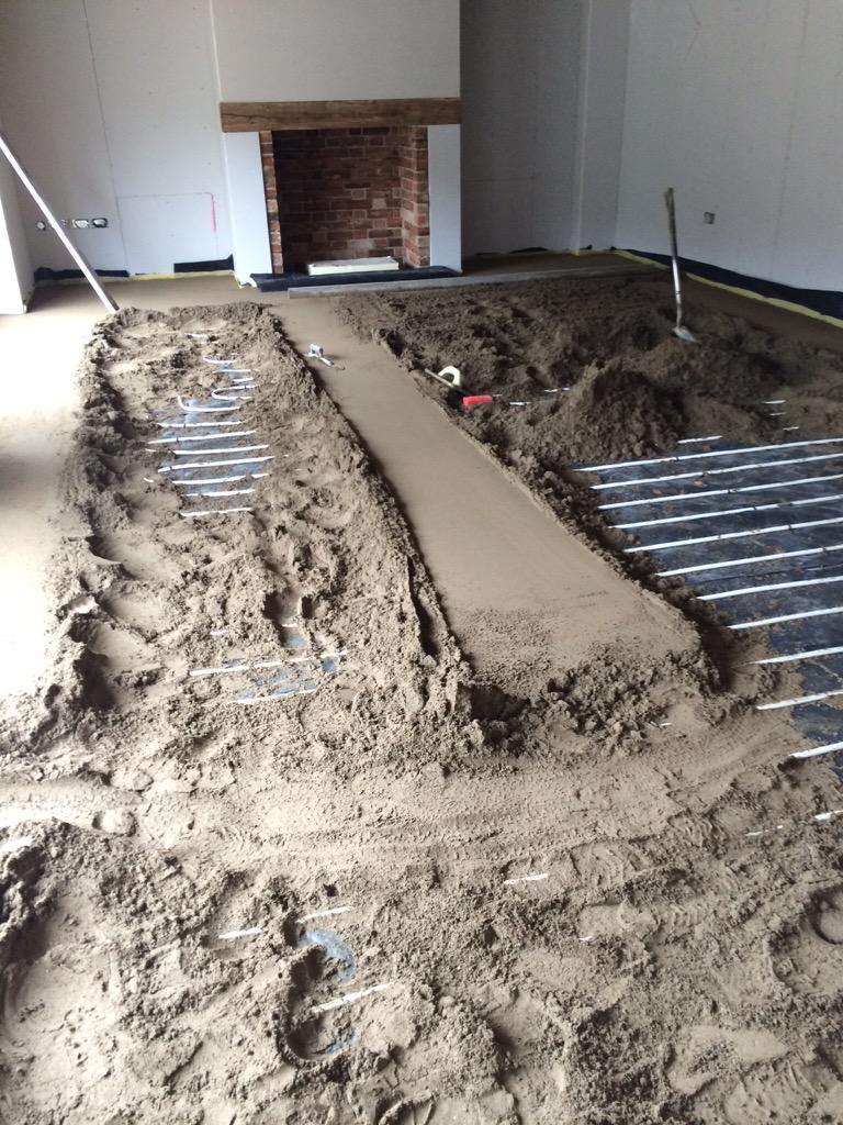 Barn conversion in Salisbury today #screeding