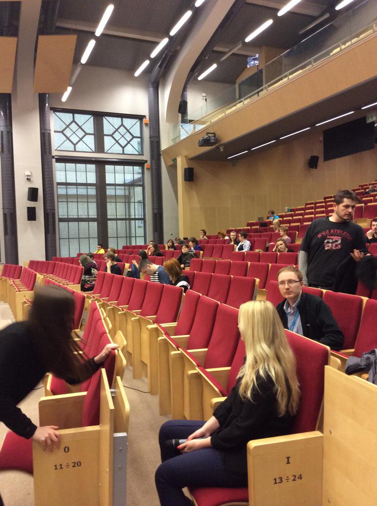 SKNMediaFrame's tweet photo. Uczestnicy warsztatów z Concept Artu z Konradem Czernikiem już się zbierają, start za kilka minut! #Artbuzz6 #AGH http://t.co/SgmTyUiBwW