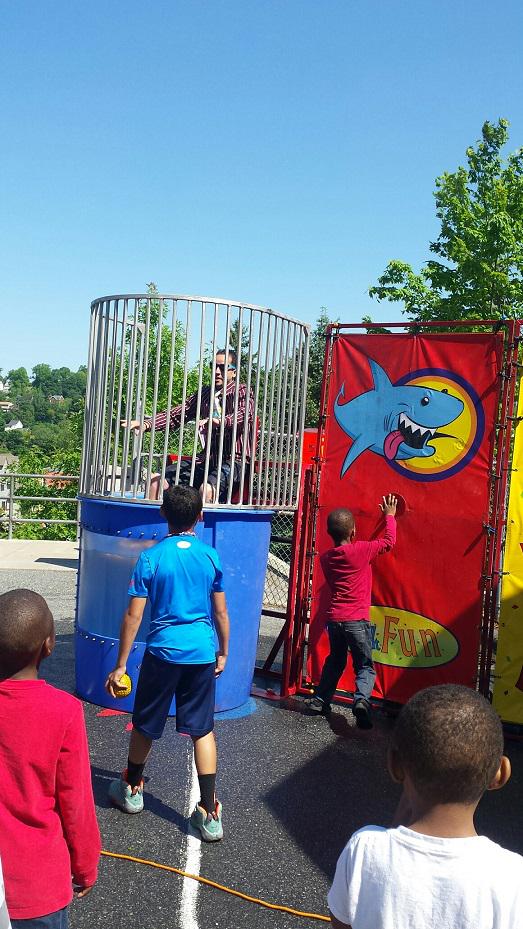 FHEPTA's tweet photo. Mr. Fontanez @Efontanez3 being dunked for the first time! http://t.co/psM1Eid2Iy