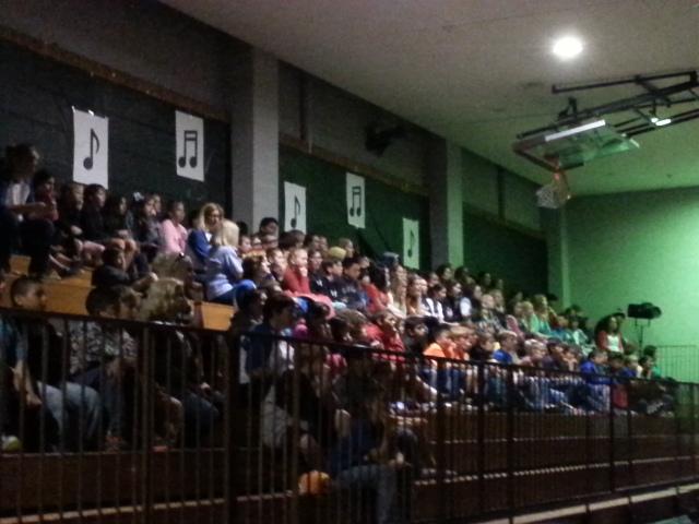MamalalaLori's tweet photo. RBV Bands performing for @LakeElementary @RBVHighSchool @RBVChuckwagon http://t.co/7ST4FRJudq
