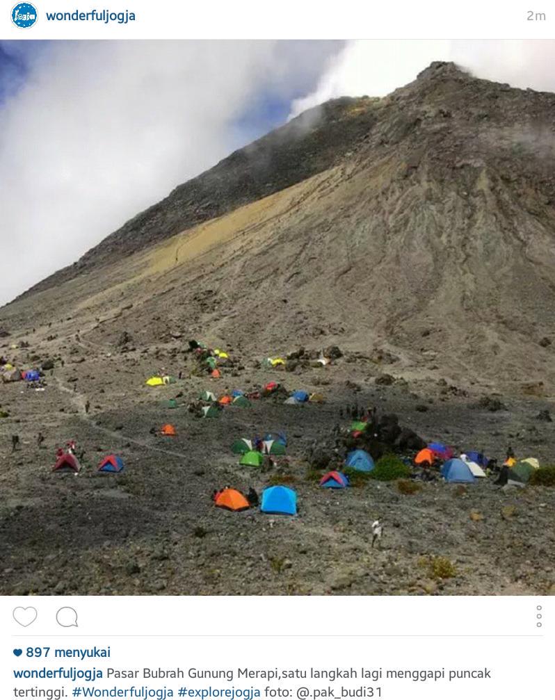 Jogja24Jam's tweet photo. Pendakian merapi itu batasnya sampai pasar bubrah kan ya? Foto: pasar bubrah Gunung Merapi. http://t.co/jRd6MFumBA