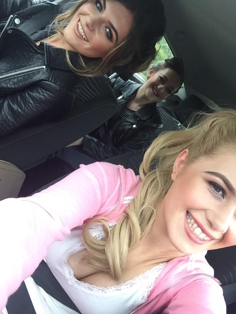 charl_gxxx's tweet photo. Makeup all done thankyou @sunsnapper we all love it😍💋 http://t.co/qewnr3N4s4