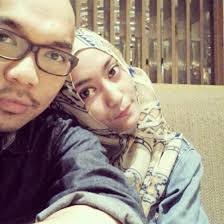 HapsarieMitha's tweet photo. @Iradiojakarta dijkt #Curhatdong dlu pake kaos+jeans , skg ttp tapi baju panjang+jeans+hijab .. ttp casual+nyaman http://t.co/HAZxK8k6ED