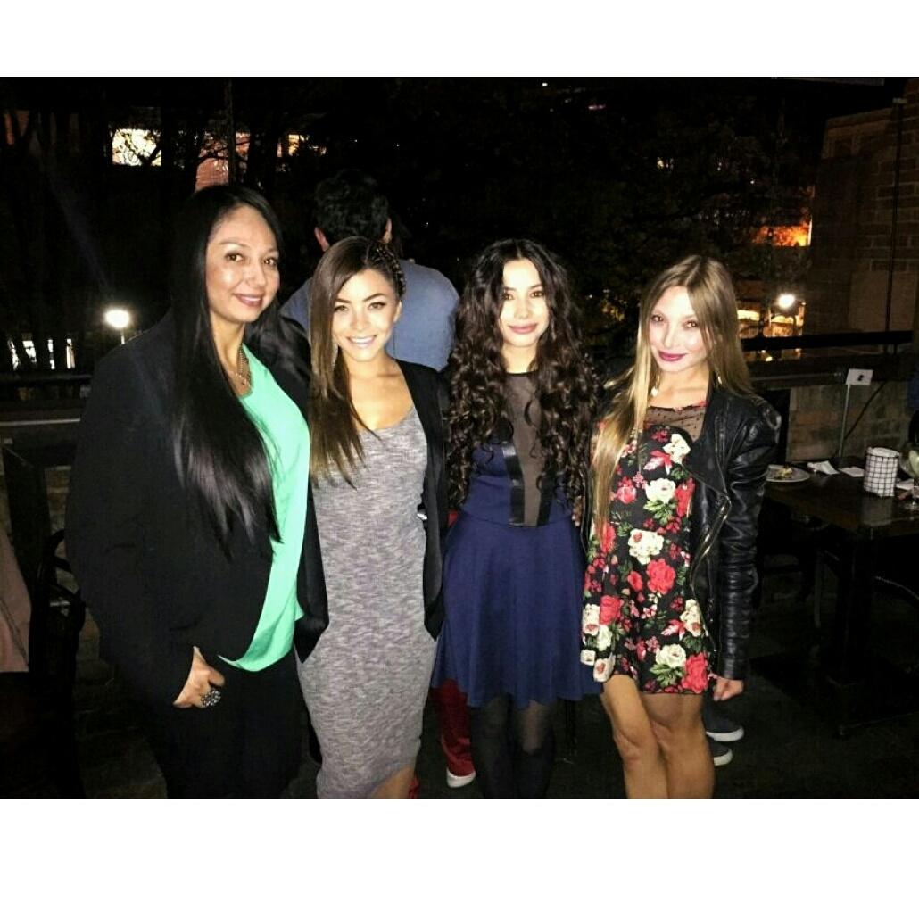 AngieRojasG_'s tweet photo. En mis Cumple Feliz ..😄😄 #happy #cumpleañera 🎁 #cumpleaños 🎉 #cumpleañosfeliz 🎈 #torta 🎂 #amigos 🍻 #compañia 🍸 http://t.co/MZfbs467QM