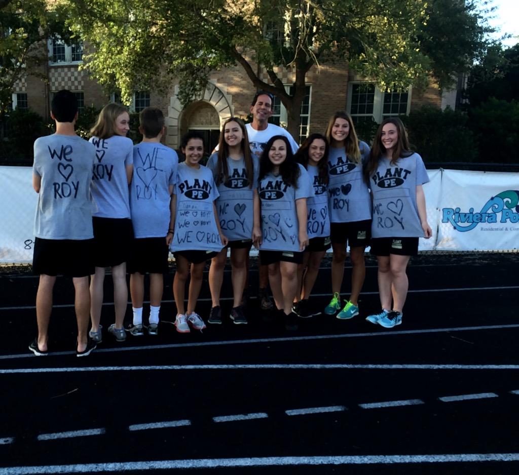 roysrunningals1's tweet photo. last day of dressing out for hope!! we love roy! 💖 http://t.co/qWRsBgM2mb