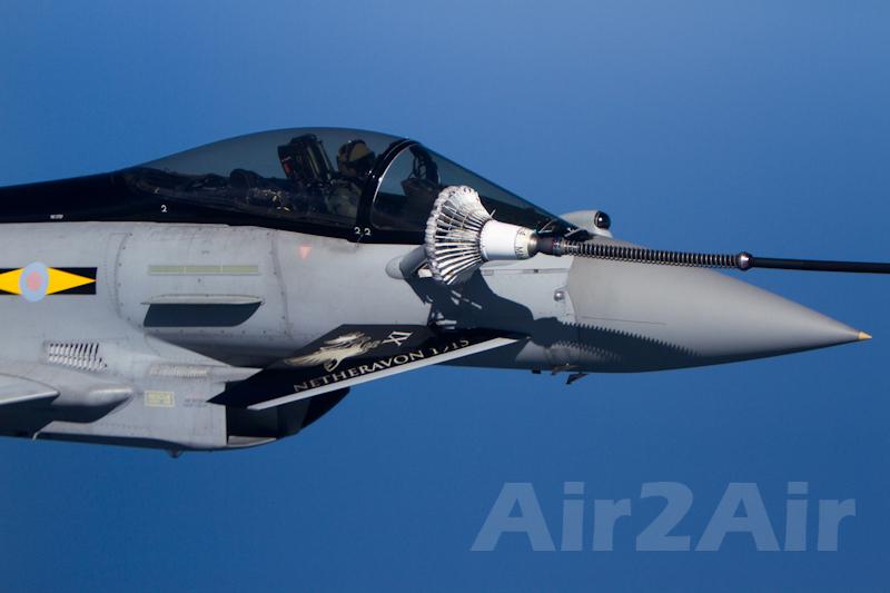 AirTwoAir's tweet photo. @Eurofighter_1 Tanking frim Madras 51. #EFCloseUp http://t.co/MoL3mgSCLu