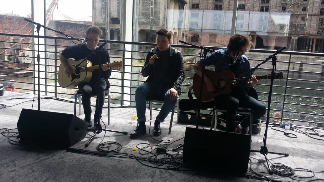 SingleBarrel_M's tweet photo. @FIZZYBLOODMUSIC giving a cheeky Acoustic set @SoundCity #SOUNDCITY15 http://t.co/K5jqey5UoN
