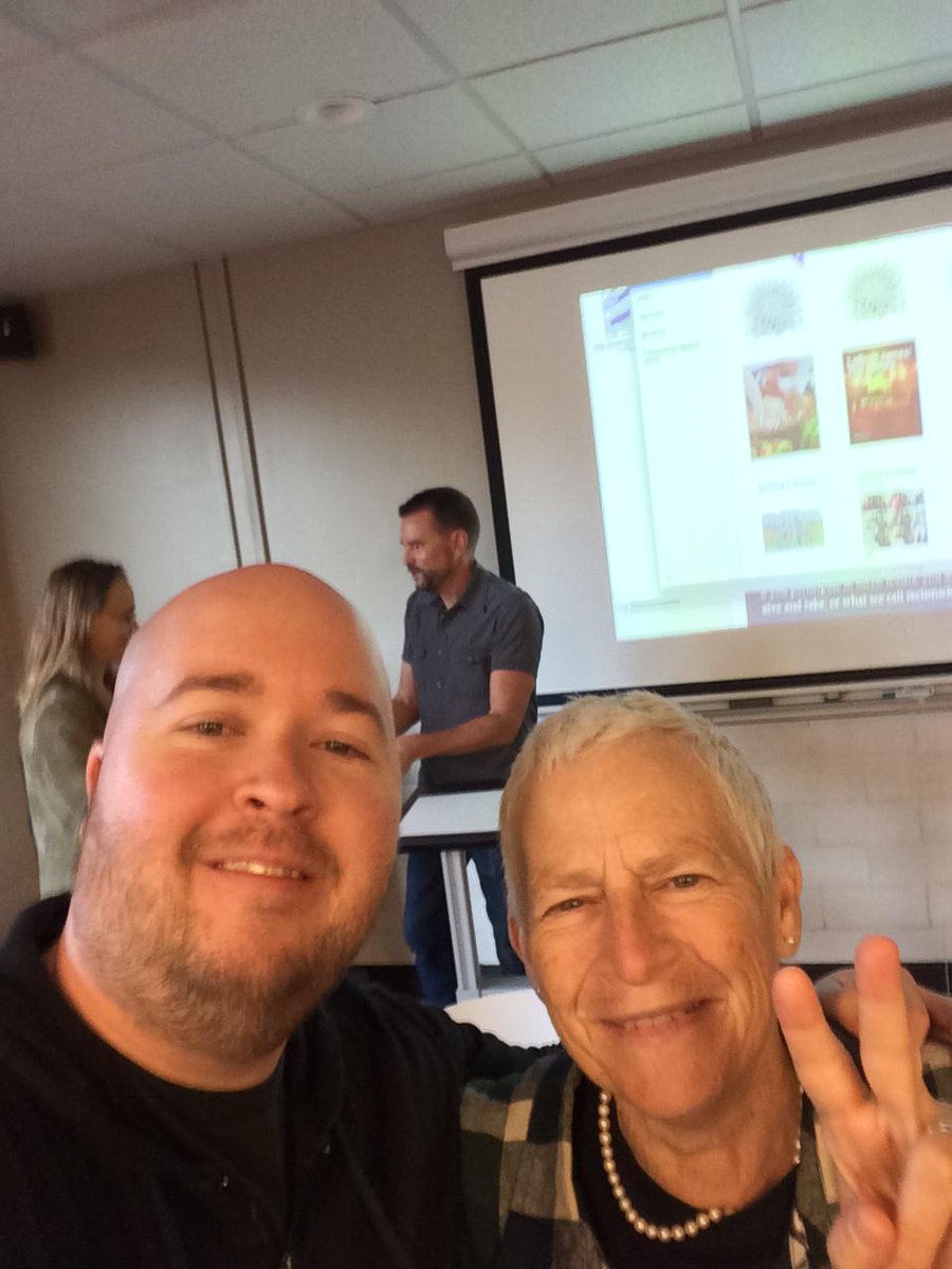 bradcampbellSUU's tweet photo. Selfie with Selfe! #dmac15 http://t.co/fklJwqUd33