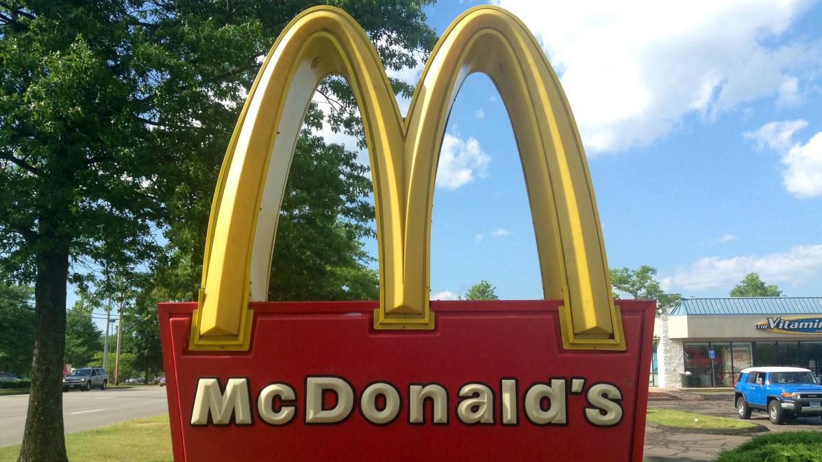 grist's tweet photo. Kale may be coming to a McDonald’s near you http://t.co/BqbrRPxHht http://t.co/FlcwnFTPGy