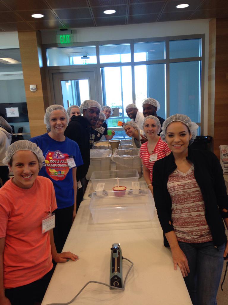 campbell__med's tweet photo. We're ready to pack some meals with @Food_Aid this morning to finish out #HPREP2015 http://t.co/0fIKS35Boi