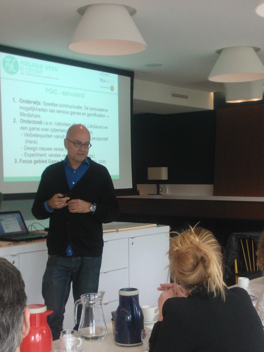 UtrechtVC's tweet image. Joost Raessens trapt af bij Science Meets Business over persuasive games en apps