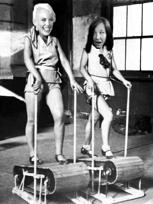 NoClassRowdyBec's tweet photo. Working out with my main c#nt @AngelaMagana1 #GreatTimes #ThrowbackThursday http://t.co/Bld2DVYQON