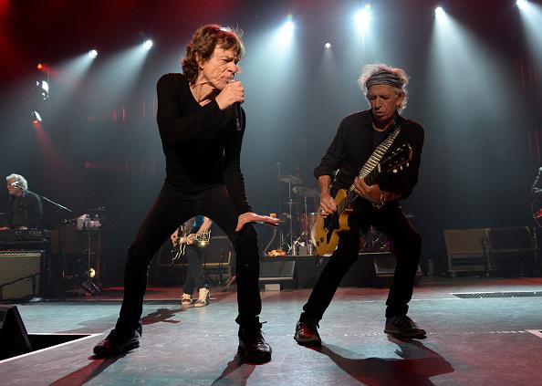 MickJaggerFR's tweet photo. The Rolling Stones Los Angeles Club Show #MickJagger #HarryStyles #KeithRichards http://t.co/qQpnZcM14H