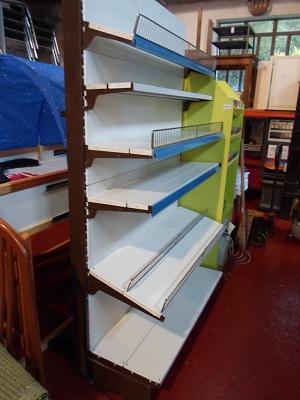 TCVTuCompravent's tweet image. Estanteria metalica para comercio blanca. 70€ tcvtucompraventa.com/mobiliario-tra…