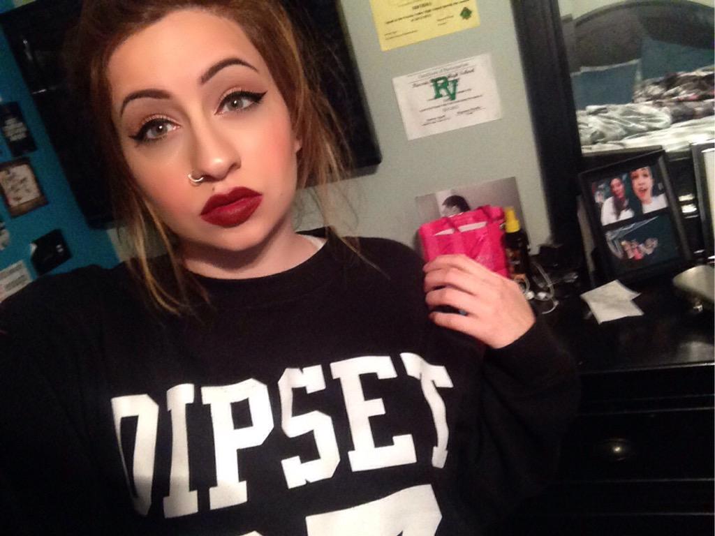 cybercrybvby's tweet photo. Wearing makeup yesterday was such a nice change oh my god 😄 #MakeupPrincess http://t.co/ZurX066QAD