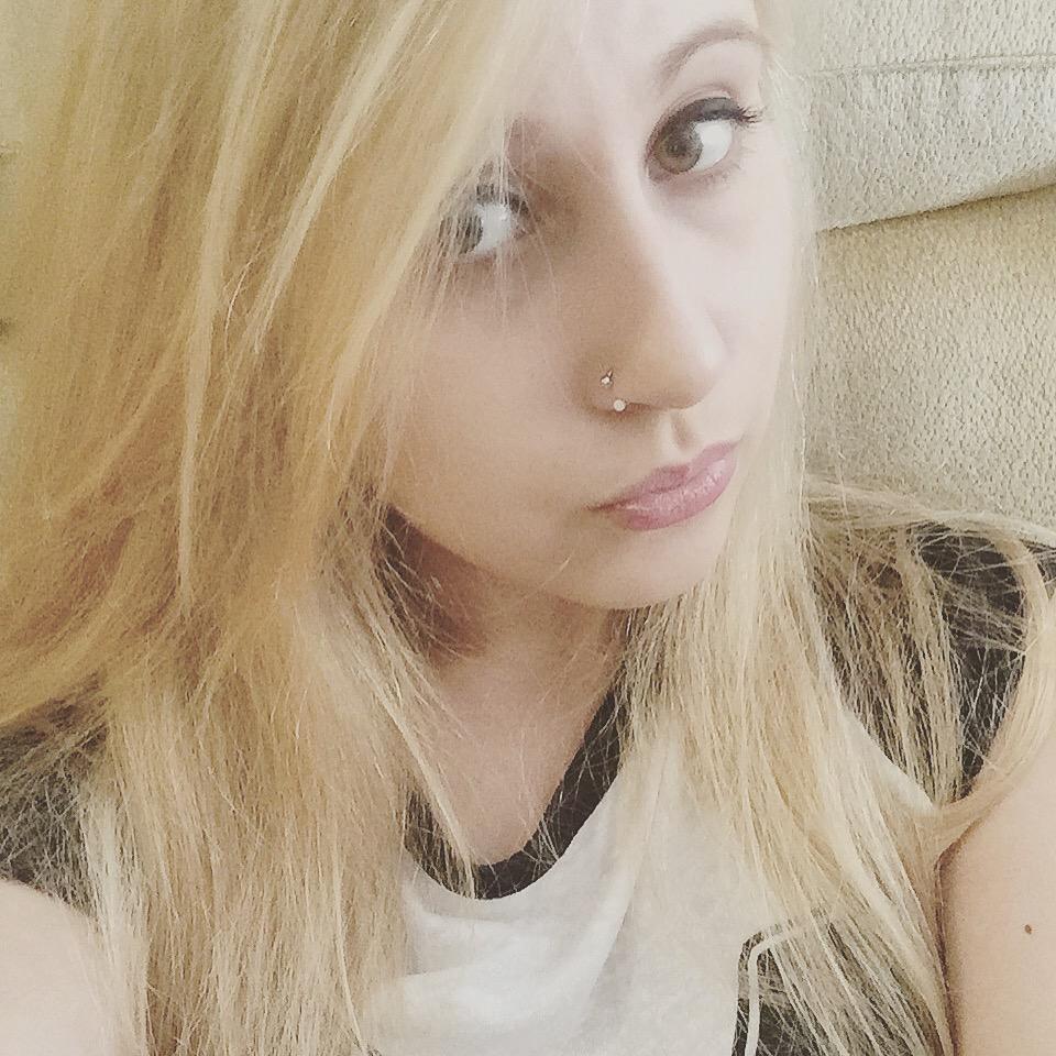 ' Que me has enseñado a vivir en vez de dejar la vida pasar, y esa es la diferencia entre todos los demas' C❤️