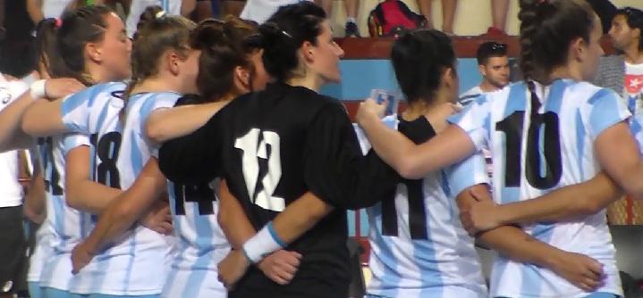 CAHandball's tweet photo. #LaHabana15 Video resumen del partido de @selecfemhand vs Cuba vía @panamhandball https://t.co/J2C2Q9Iygp http://t.co/WjucGahj2G