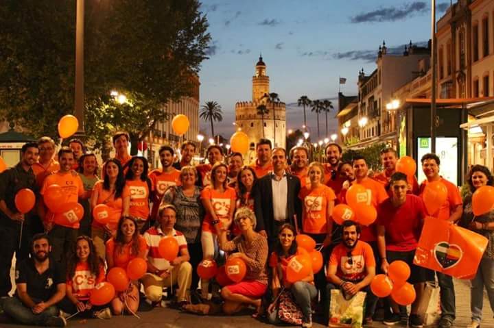 CS_Sevilla_'s tweet photo. #YoVotoCiudadanos por una Sevilla mejor, al servicio de las personas. Libre de corrupción y clientelismo. @fjmillan69 http://t.co/hm82O59jIq