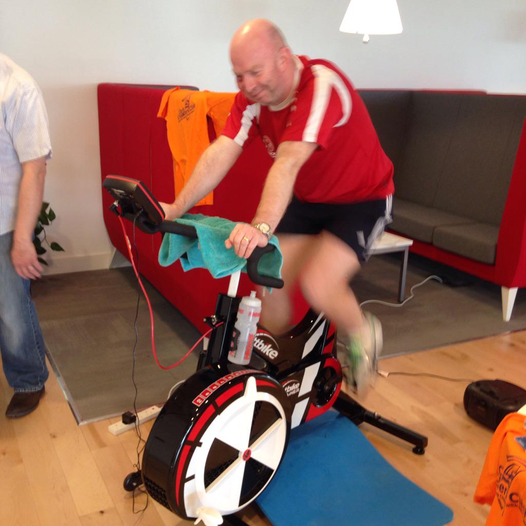 O2O_Cycle's tweet photo. The legs are too fast for the camera #eliteathlete http://t.co/JIyIAZjYL3
