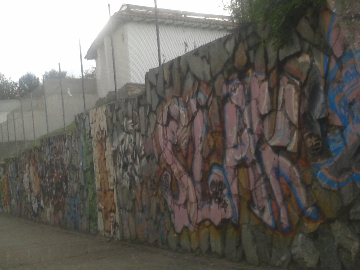 ALEXBERNAL512's tweet photo. @CholaCabrera @MunicipioCuenca @DAHPCUENCA @DCMCUENCA Se solicito el arreglo, no se ha realizado ningun correctivo. http://t.co/Mcf6sgluC3