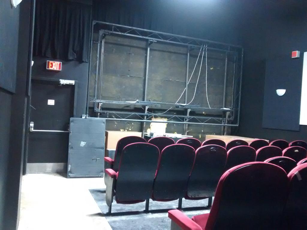 Excited about the new @CinestarzCinema opening soon in #Burlington !

#cinestarz