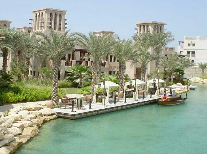 Dhahi_Khalfan's tweet photo. ببقى أغرد  شادي يا بلادي يا أجمل الأوطان. 
حبك سكن في فؤادي  هب عادي  وارث ��ندي الحنان http://t.co/Ipiwg780QM