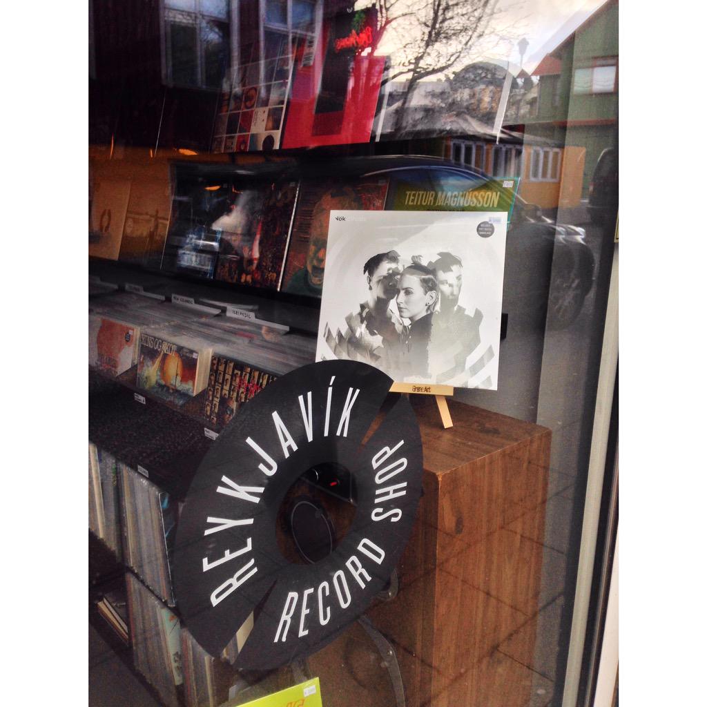 vokmusic's tweet photo. CIRCLES IS OUT TODAY!!

Buy it on iTunes: http://t.co/tPc8tV85HL
Stream it on Spotify: http://t.co/FWMN3xqNUG http://t.co/NpU1p0Dz4k