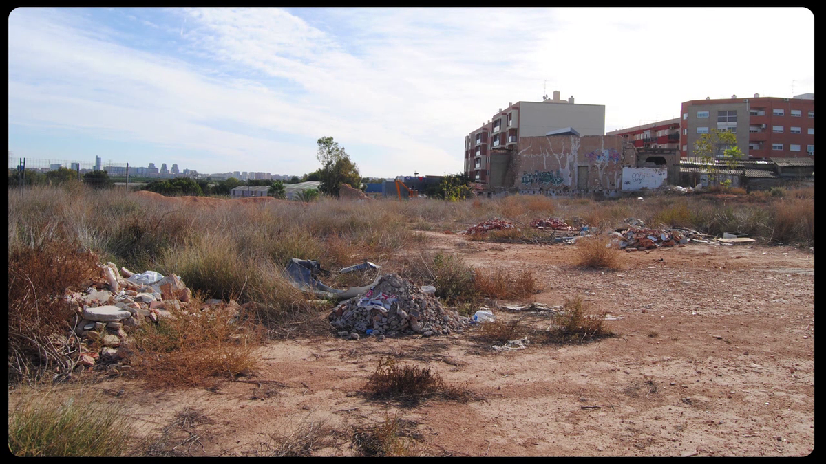 RecreaTuCiudad's tweet photo. Queremos Una #Manises Limpia, Cuidada, con Aparcamientos #ManisestieneFuturo https://t.co/cIgya639DW y no cada 4 años http://t.co/z1pxrHlRzi