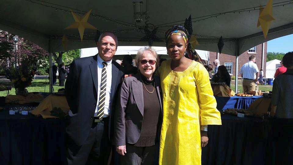 TCNJArtsComm's tweet photo. @njjohnc, @TCNJPresident, and @TCNJComm guest speaker and alumna @mcfstaff. What a group! #tcnj15 http://t.co/2cPpU3YHsL