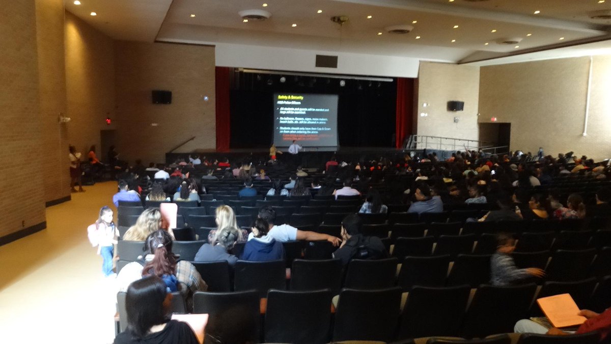 SHMSTC's tweet image. Class of 2015 &amp;amp; parents event at @SHMSTC. #onlyatsam, #GreatAllOver, #wearesam