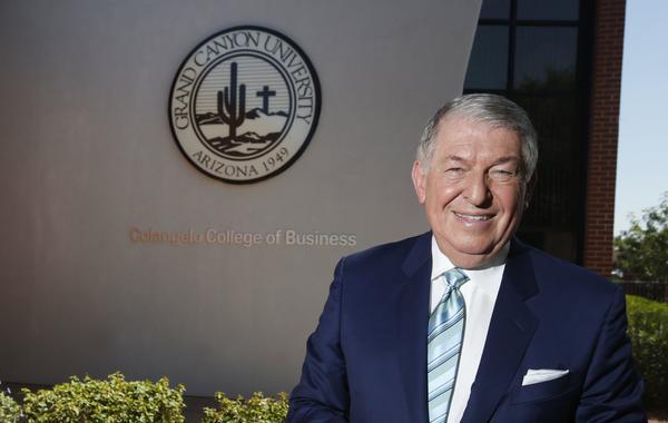 YurView_AZ's tweet image. Learn from the best @gcu #ColangeloCollegeOfBusiness ow.ly/NdiJD via GCU Twitter #JerryColangelo #legend