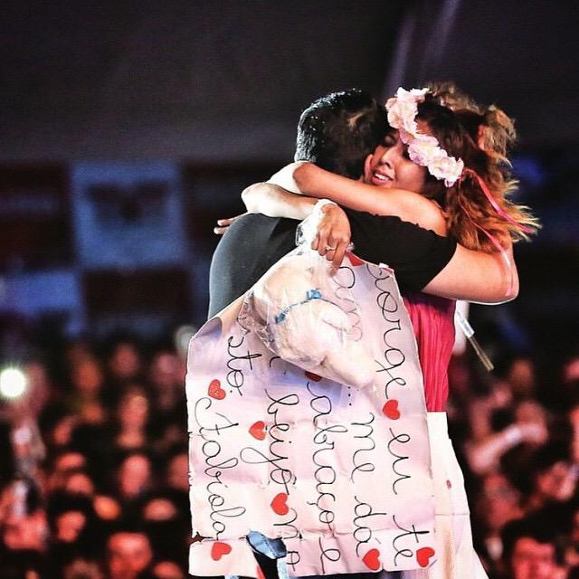 jorgeemateus's tweet photo. Se eu ganhasse um abraço... 🎶 22 de maio, dia do abraço.  #JorgeeMateus #DiaDoAbraco http://t.co/TkON9qPAce