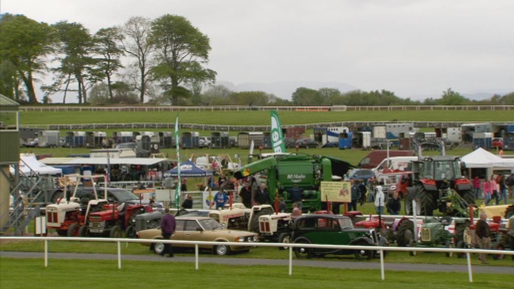 RTENationwide's tweet photo. Dont miss @RTENationwide @ 7pm from @conspringshow @BallinrobeRaces @Congfoodvillage @RTEOne @rte @GalEnterprise http://t.co/nIEmm0Hllq