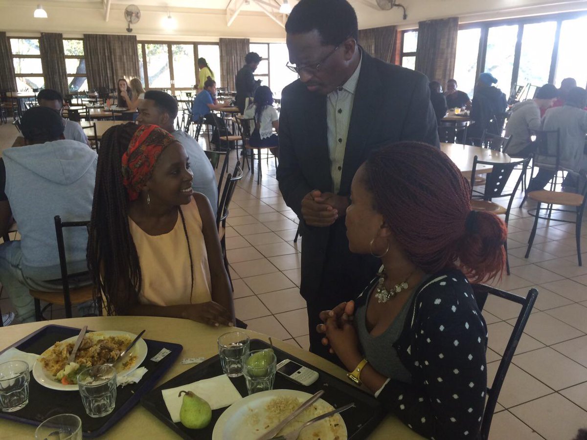 Rhodes_VC's tweet photo. Had a wonderful lunch with Nelson Mandela Hall students @RUStu_Affairs http://t.co/Q1qFrRDWwy