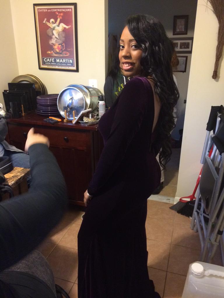 __LovingMyself_'s tweet photo. Prom was πππβ€οΈβ€οΈ #FriendlyProm2k15 http://t.co/7Iz79eZmme