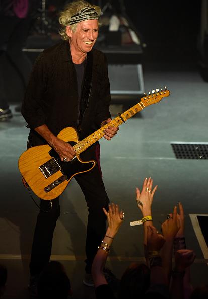 OnlyKRichards's tweet photo. The Rolling Stones Los Angeles Club Show #KeithRichars #PattiHansen #BruceWillis #EmmaHeming http://t.co/LdR9SrpkU5
