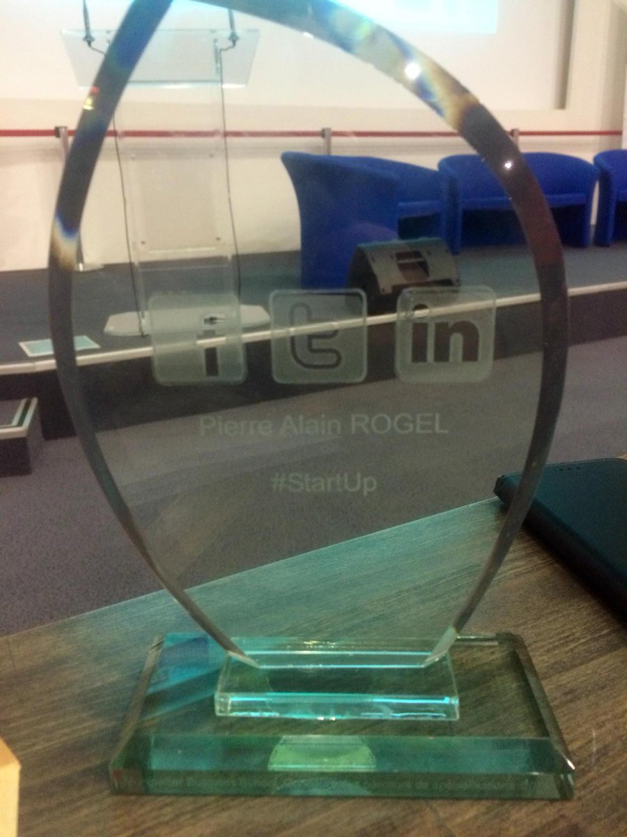 parogel's tweet photo. Merci beaucoup @dircomLM. J'ai mon nom sur le trophée... Je ne t'en veux pas (trop) ;) http://t.co/xhmmtdn5Io