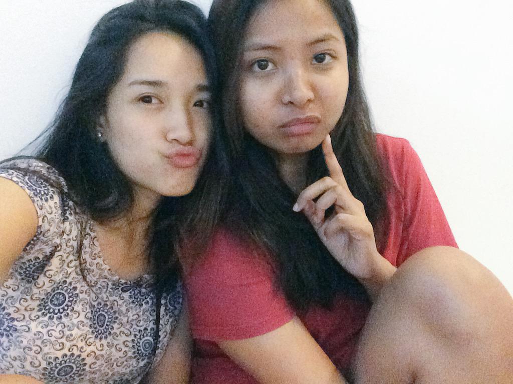 mrsJuliaLautner's tweet photo. Tinalo pa ang live stream ni Pacman haha #Forvermore @imyourqui @hivernating @icaaamyvanwy @evabanez http://t.co/DmvkaaRjaw