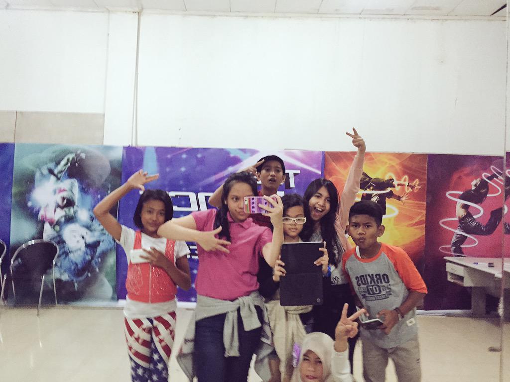 Watch inbox tomorow yea guyss ada kami