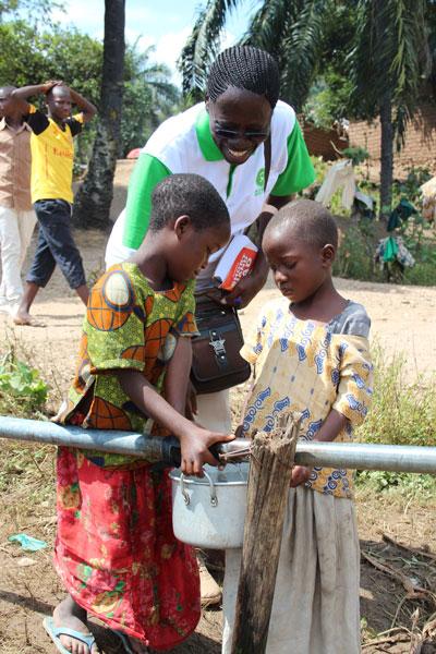 OxfamTz's tweet photo. Acute watery diarrhea cases are over 1K among #BurundianRefugees.@Oxfam is in #Kagunga 2 provide safe H2O and toilets http://t.co/mcAM0xCntd
