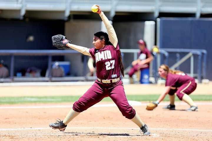 moody_softball's tweet photo. Congrats to Mariena Gallardo on graduating from Laredo International. So proud of you! http://t.co/6zwqa1Gpxp