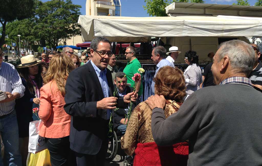 ciuplatjadaro's tweet photo. RT@Gironanoticies: Giraut assegura que el programa de CiU és “ambiciós i engrescador” http://t.co/5Kl5aNyTDm #24M http://t.co/LVvCzmRknD