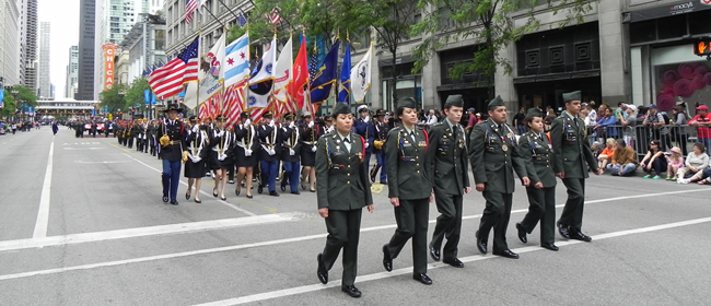 In honor of those who have defended our country -  Chicago Memorial Day Parade bit.ly/1GtVKzn
#MemorialDay