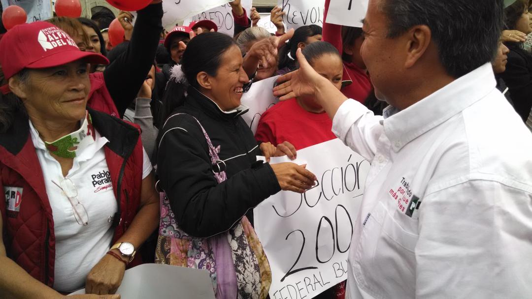 PRI_Nacional's tweet photo. Huixquilucan recibe a @CCQ_PRI y #LosMejoresCandidatos: @Fer_MaldonadoH @pabsperalta y @alfredodelmazo. @PRI_EDOMEX http://t.co/PcdLtUp3QP