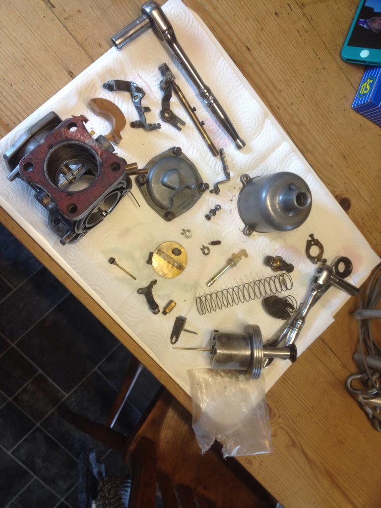 3_Fists_In's tweet photo. Hummm how does it go back together?#sucarb http://t.co/zD29lS9sD9