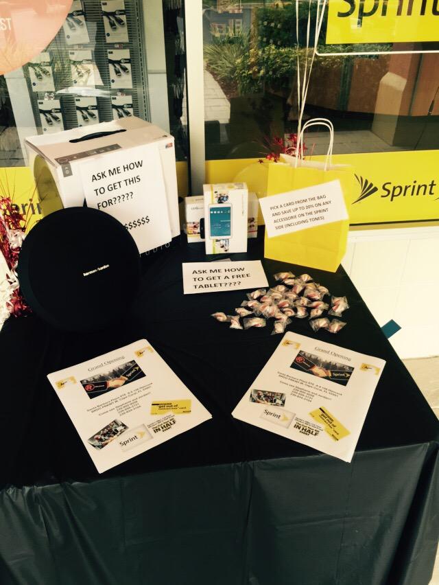 CCSprintShack's tweet photo. #store7650isready #letsbringinthosecustomers @HollyJoyRamos @LehighSprint @mzbatz http://t.co/LST9bv51tm