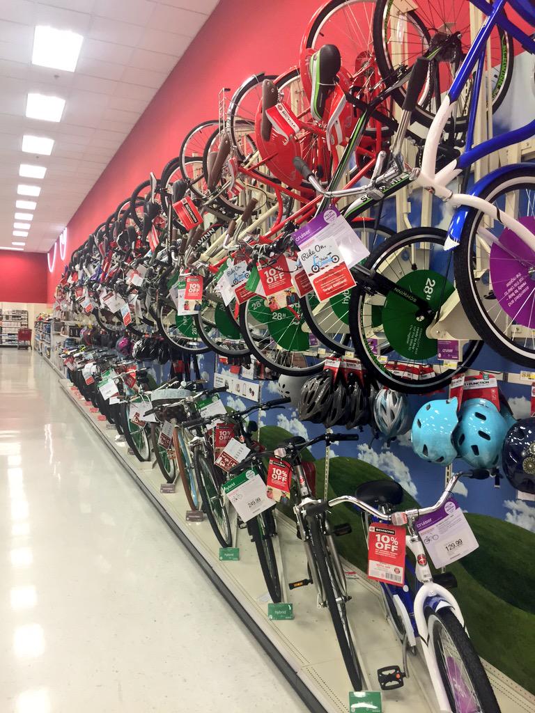 KimAltmaier's tweet photo. 1146 is ready for a big weekend!!!!! #readytosell #readytofill @laurengomez07 @neilstrongTGT @samshah21 http://t.co/sYT7H2sEuS