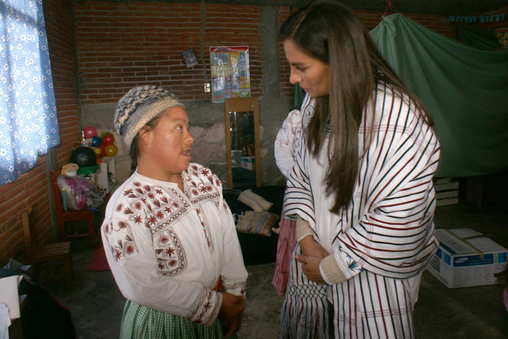 tajeewdr's tweet photo. Plagio de blusa #mixe de Tlahuitoltepec x diseñadora @isabelmarant
@manecue 
http://t.co/8ZhBXsElIa 
#MiBlusadeTlahui http://t.co/E9vWaebqLC