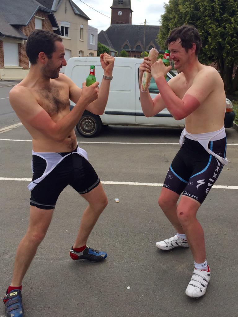 kevinwineSW19's tweet photo. @bigdannyspencer @BoutinotWines @zoewine @GeorgeWineGuy  sunburnt cyclists or naughty pugilists?? #fizzcycle http://t.co/VjspUQEUtO